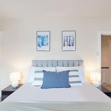 Blue Sky 3 Bedroom Cottage Γουίτμπι Εξωτερικό φωτογραφία
