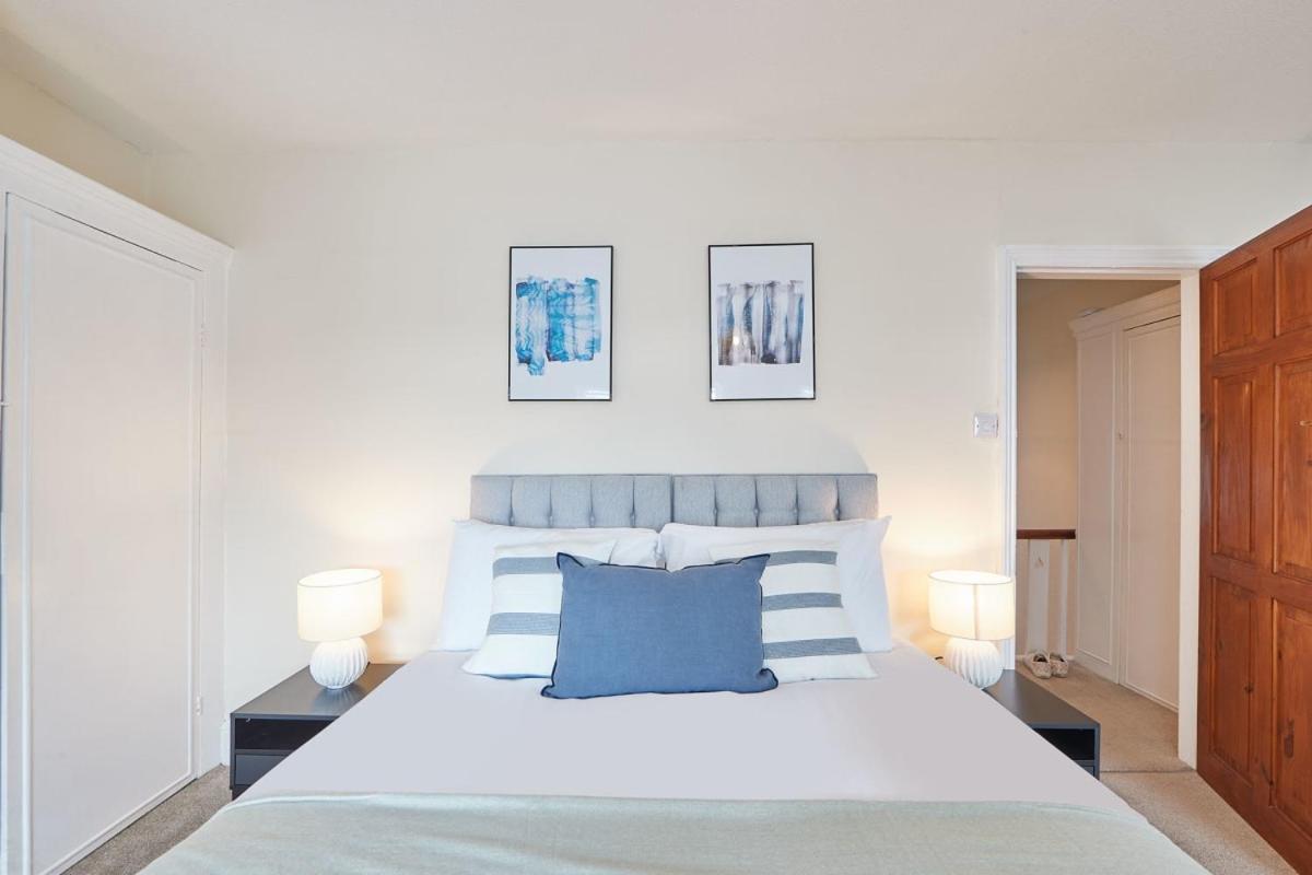 Blue Sky 3 Bedroom Cottage Γουίτμπι Εξωτερικό φωτογραφία