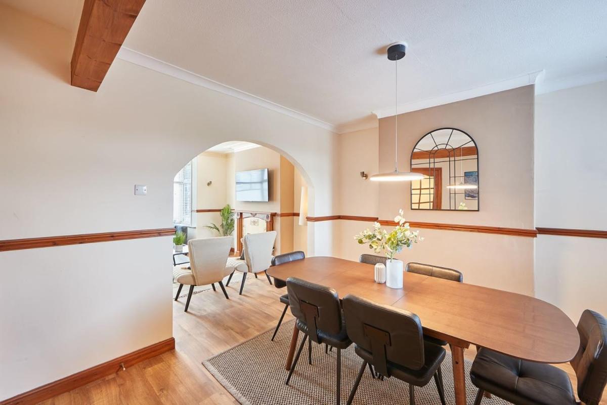 Blue Sky 3 Bedroom Cottage Γουίτμπι Εξωτερικό φωτογραφία