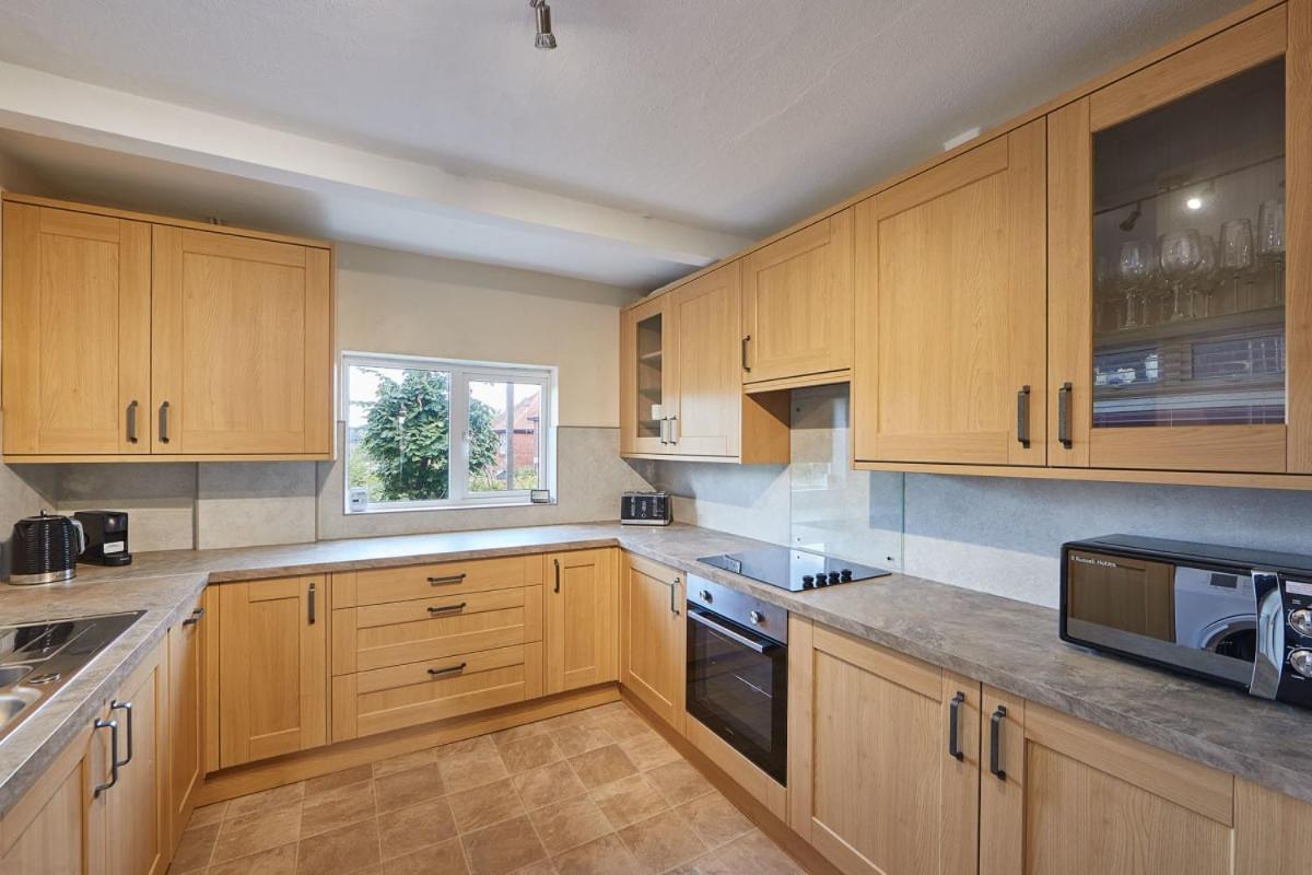Blue Sky 3 Bedroom Cottage Γουίτμπι Εξωτερικό φωτογραφία